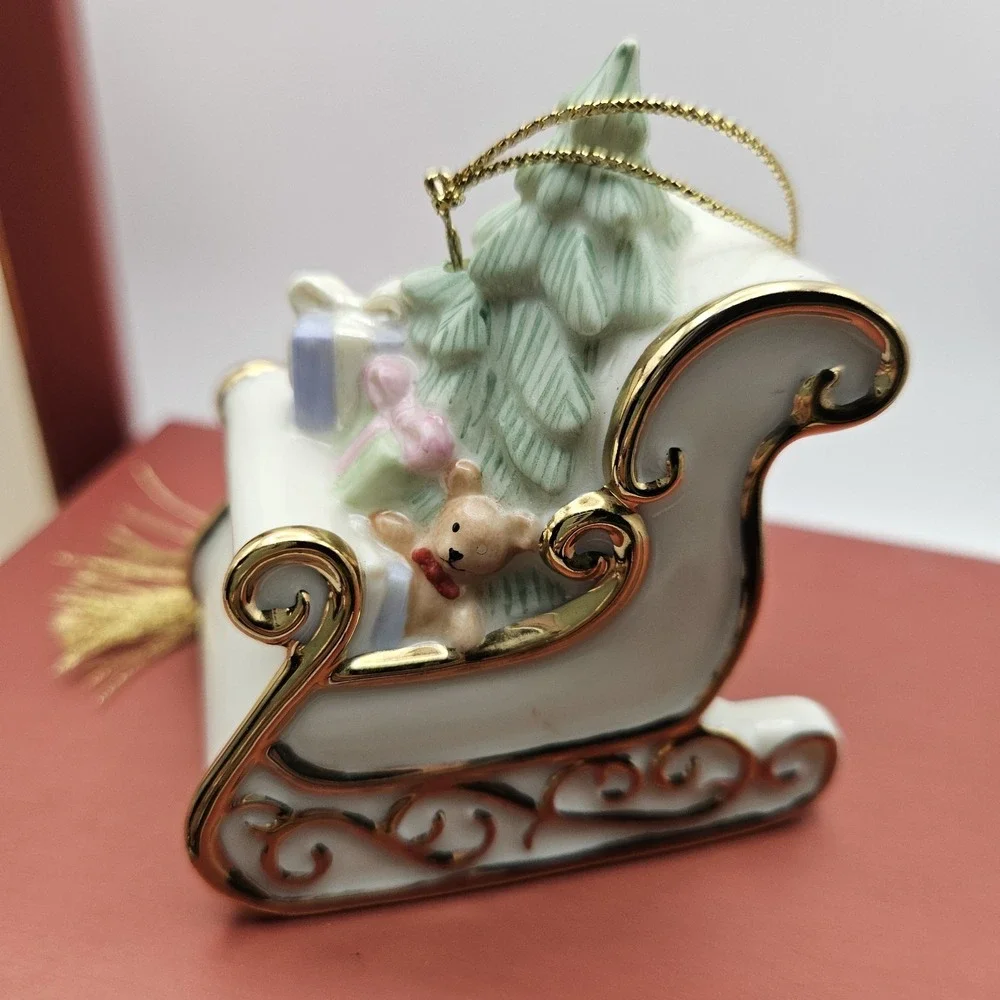 Lenox Christmas Sleigh Ornament Handcrafted Hanging White Gold Green MPN 761400